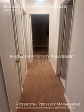 10817 White St in Los Angeles, CA - Foto de edificio - Building Photo