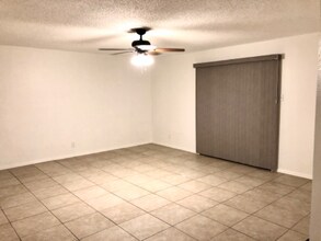 6822 Cypress Mist Dr in Converse, TX - Foto de edificio - Building Photo