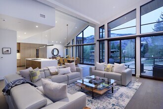 717 S Aspen St in Aspen, CO - Building Photo - Building Photo