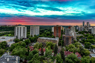 9922-9111 111 St NW in Edmonton, AB - Building Photo - Building Photo