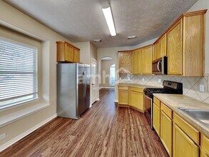 2213 Perkins Crossing Dr in Conroe, TX - Building Photo - Building Photo