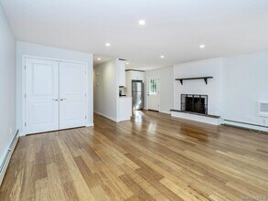 15 Albin St in Glen Cove, NY - Building Photo - Building Photo