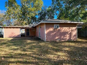 406 N College St in Howe, TX - Building Photo - Building Photo