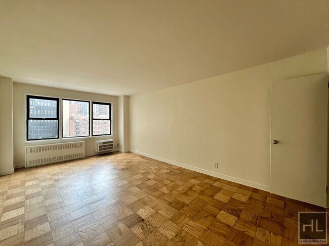 EAST 36 STREET in New York, NY - Foto de edificio - Building Photo