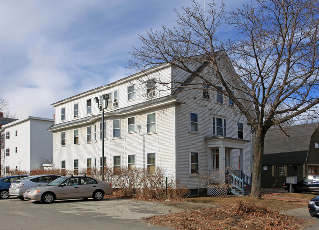 80 Chapel St in Augusta, ME - Foto de edificio - Building Photo