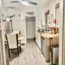 248 Lawrence Ave in Lawrence, NY - Building Photo - Building Photo