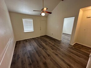 204 W Avenue F in Copperas Cove, TX - Building Photo - Building Photo