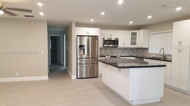 1020 NW 88th Ave in Plantation, FL - Building Photo - Building Photo