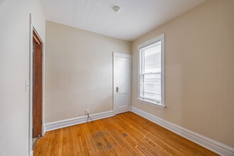 5311 W Berenice Ave, Unit 1 in Chicago, IL - Building Photo - Building Photo