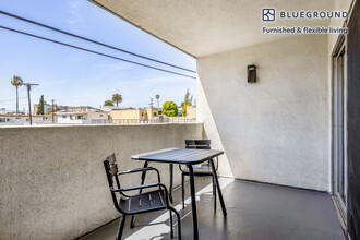 3537 Clarington Ave-Unit -FL2-ID418 in Los Angeles, CA - Building Photo - Building Photo
