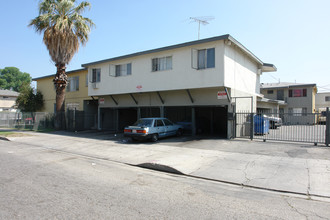 14820 Blythe St in Van Nuys, CA - Building Photo - Building Photo