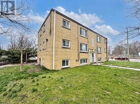 57 Wellington Rd in London, ON - Building Photo