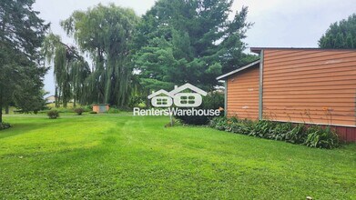 N8593 690th St in River Falls, WI - Foto de edificio - Building Photo