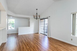 2392 Archwood Ln in Simi Valley, CA - Building Photo - Building Photo