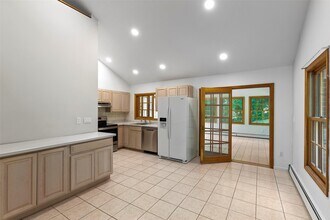 934 Lester Rd in Yorktown Heights, NY - Building Photo - Building Photo