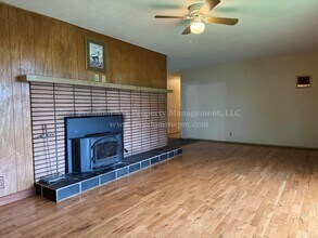 3420 Prill Rd in Centralia, WA - Building Photo - Building Photo