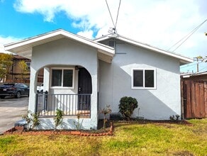 4427 W 154th St in Lawndale, CA - Building Photo - Building Photo