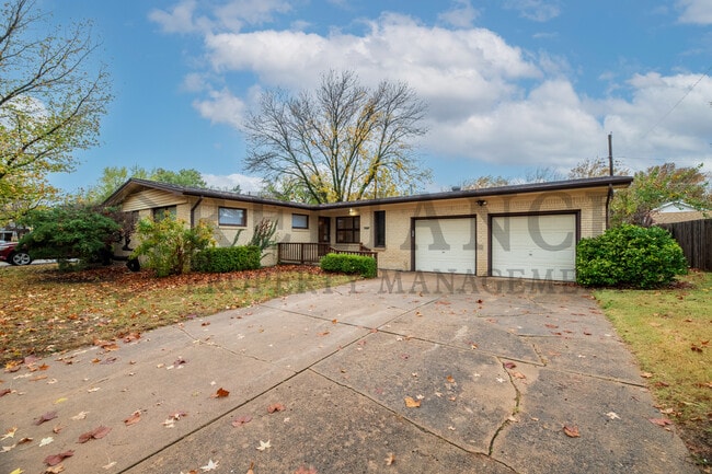 property at 627 N Maus Ln