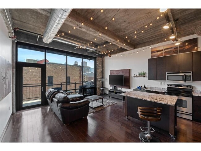 property at 618 N Washington Ave
