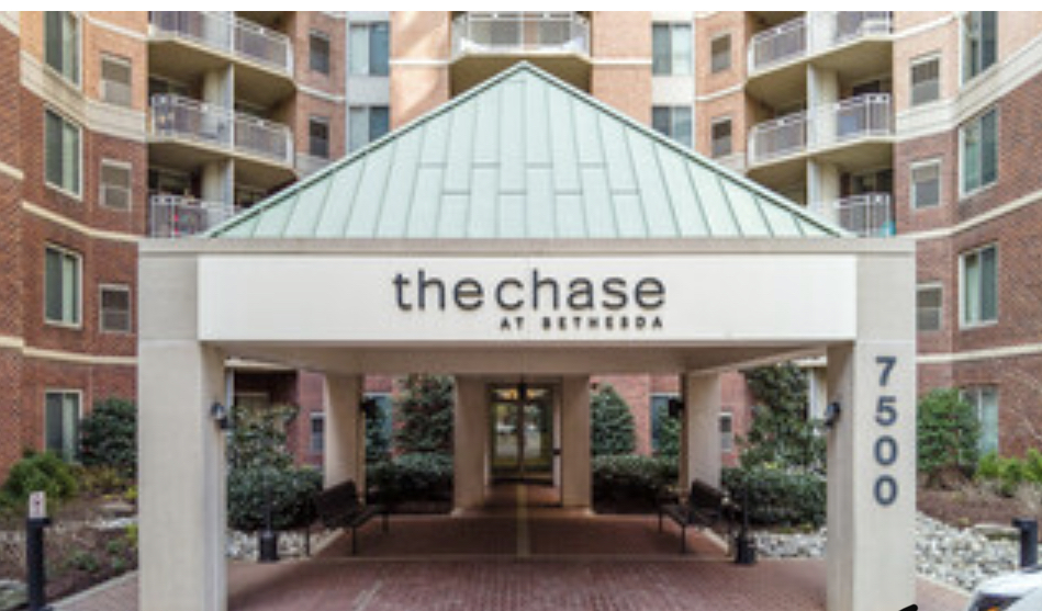 7500 Woodmont Ave, Unit 914 in Bethesda, MD - Building Photo