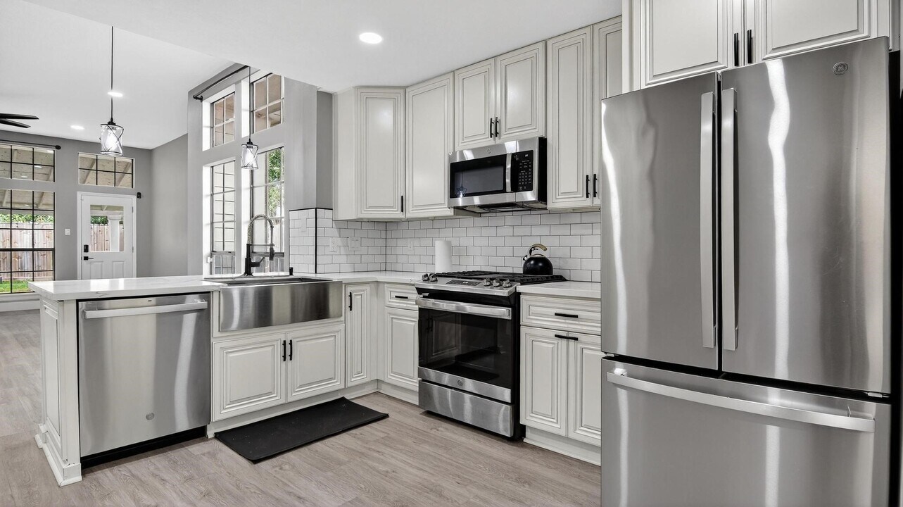 4935 Otter Peak Dr in Houston, TX - Building Photo