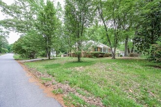 1724 Featherstone Dr in Midlothian, VA - Building Photo - Building Photo