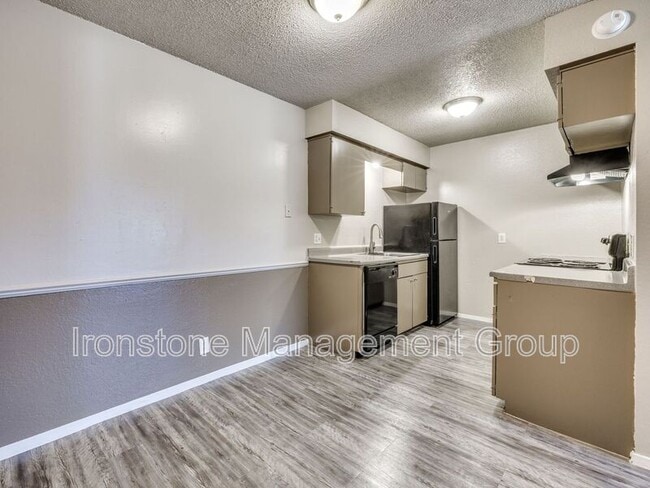 4651 S Darlington Ave in Tulsa, OK - Building Photo - Building Photo