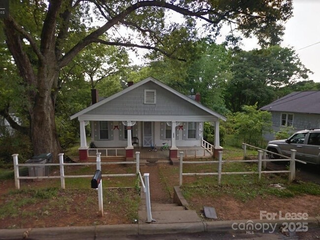 property at 405 S Yates St