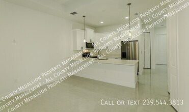 143 Harold Ave S in Lehigh Acres, FL - Building Photo - Building Photo