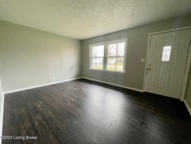 4006 Weigela Dr in Louisville, KY - Building Photo - Building Photo