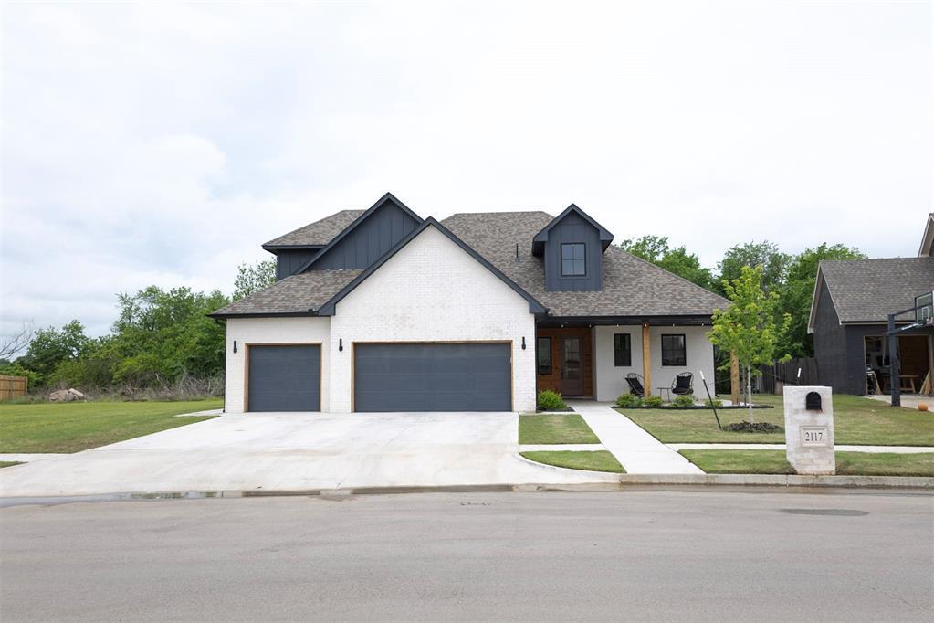 2117 Aminas Wy in Yukon, OK - Building Photo