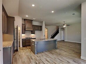 1204 Sagewood Dr in Justin, TX - Foto de edificio - Building Photo