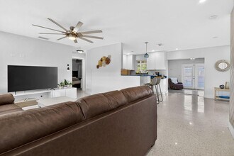 1123 SE 2nd Ave in Deerfield Beach, FL - Building Photo - Building Photo