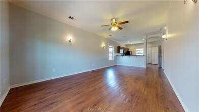 2501 Horse Shoe Dr in College Station, TX - Foto de edificio - Building Photo