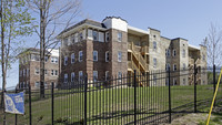 Cantona Court Apartments in Milwaukee, WI - Foto de edificio - Building Photo