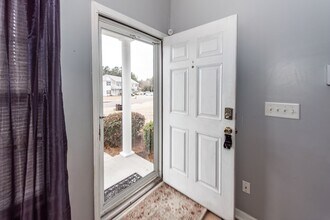 212 Congaree River Dr in Summerville, SC - Foto de edificio - Building Photo