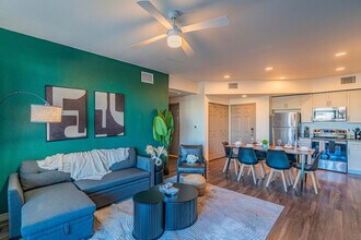 9600 W Georgia Ave in Glendale, AZ - Building Photo - Building Photo