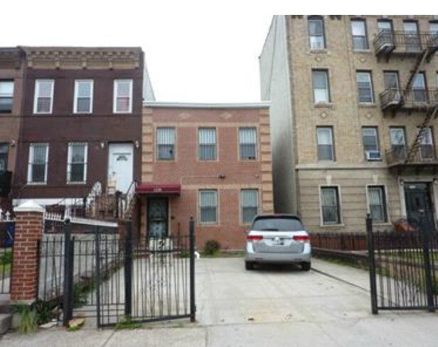 1229 Saint Johns Pl in Brooklyn, NY - Building Photo