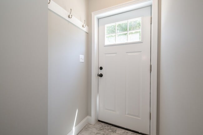 1 W Barney St in Baltimore, MD - Building Photo - Building Photo