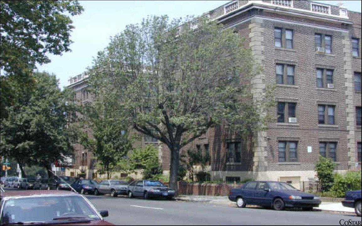 Cobbs Creek Court Apartments in Philadelphia, PA - Building Photo