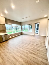 2330 Yakima Ct in Tacoma, WA - Foto de edificio - Building Photo