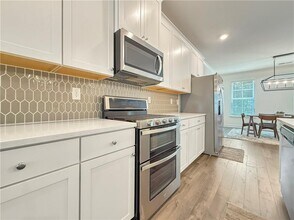 1160 Kendron Ln in Atlanta, GA - Building Photo - Building Photo