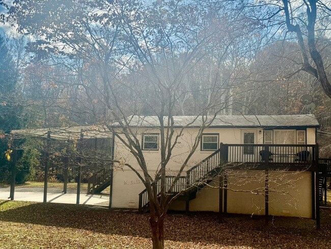 property at 8655 Coopertown Rd