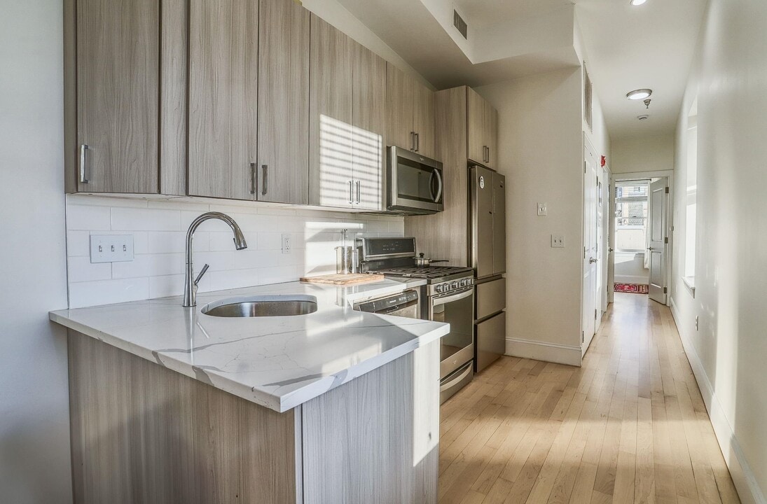 301 Madison St in Hoboken, NJ - Building Photo