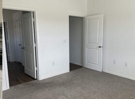 10537 Steinbeck Dr in Austin, TX - Building Photo