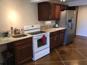 540 Kumulani Dr, Unit #B Studio in Kihei, HI - Building Photo - Building Photo