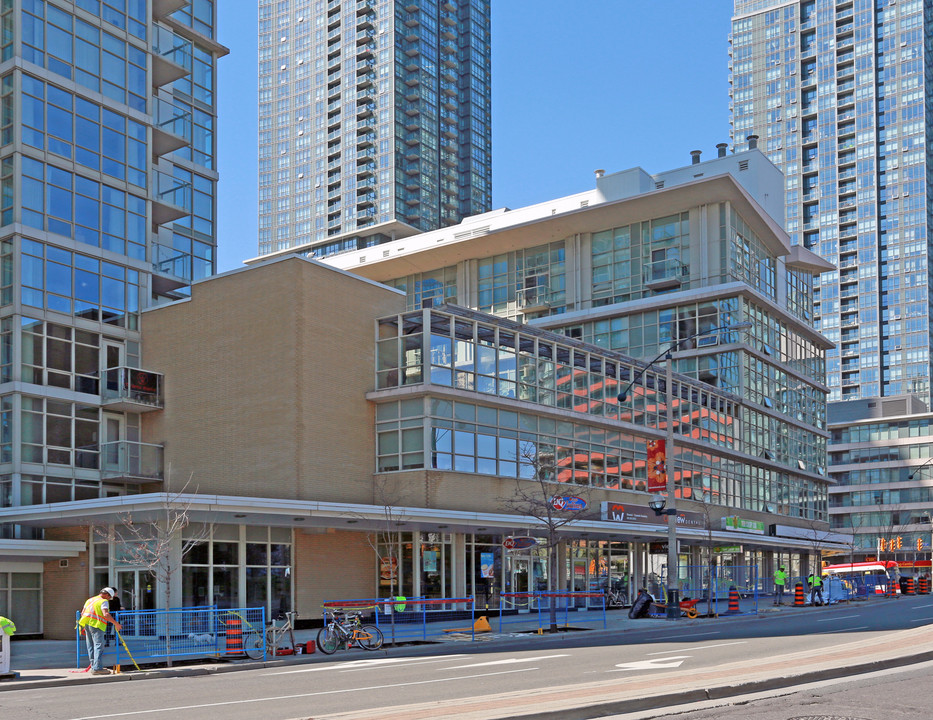 Harbourview Lofts in Toronto, ON - Building Photo