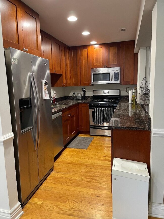property at 2501 W Touhy Ave