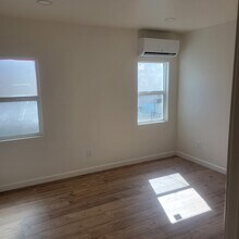 729 E Providencia Ave, Unit #B in Burbank, CA - Building Photo - Building Photo