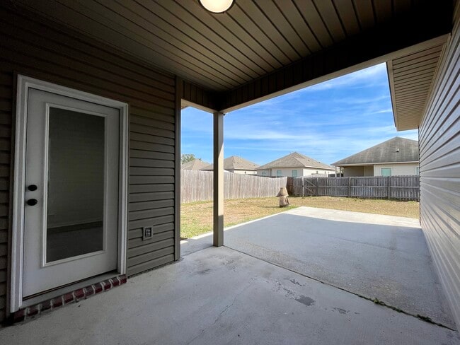 15452 Oakstone Dr in Prairieville, LA - Building Photo - Building Photo